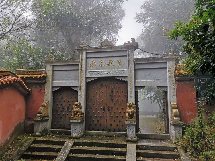 在麗江從長沙到云南大理旅游，八月份應(yīng)該帶什么衣服