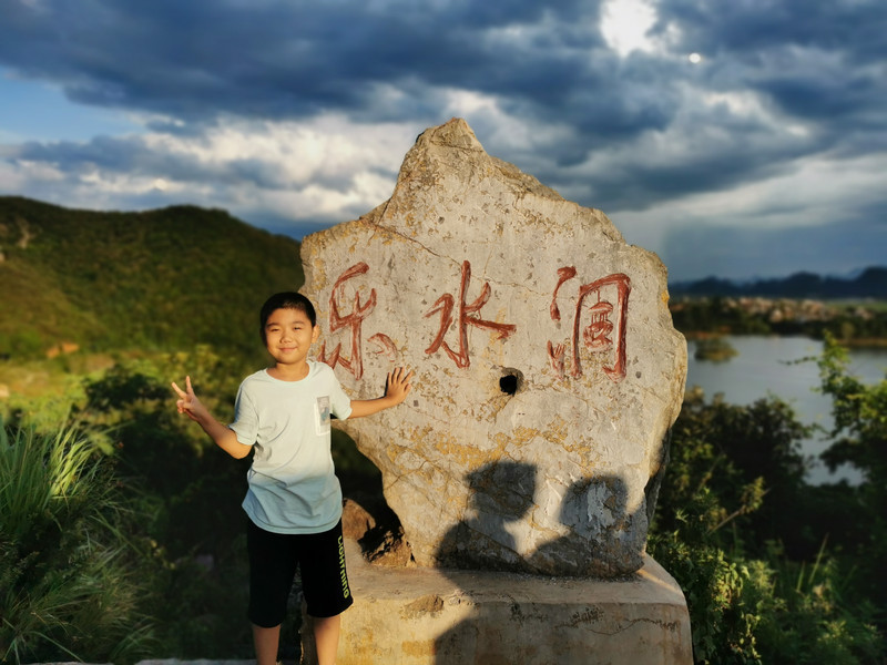 云南導(dǎo)游一定要按順序去景點(diǎn)。九月去麗江旅游合適嗎