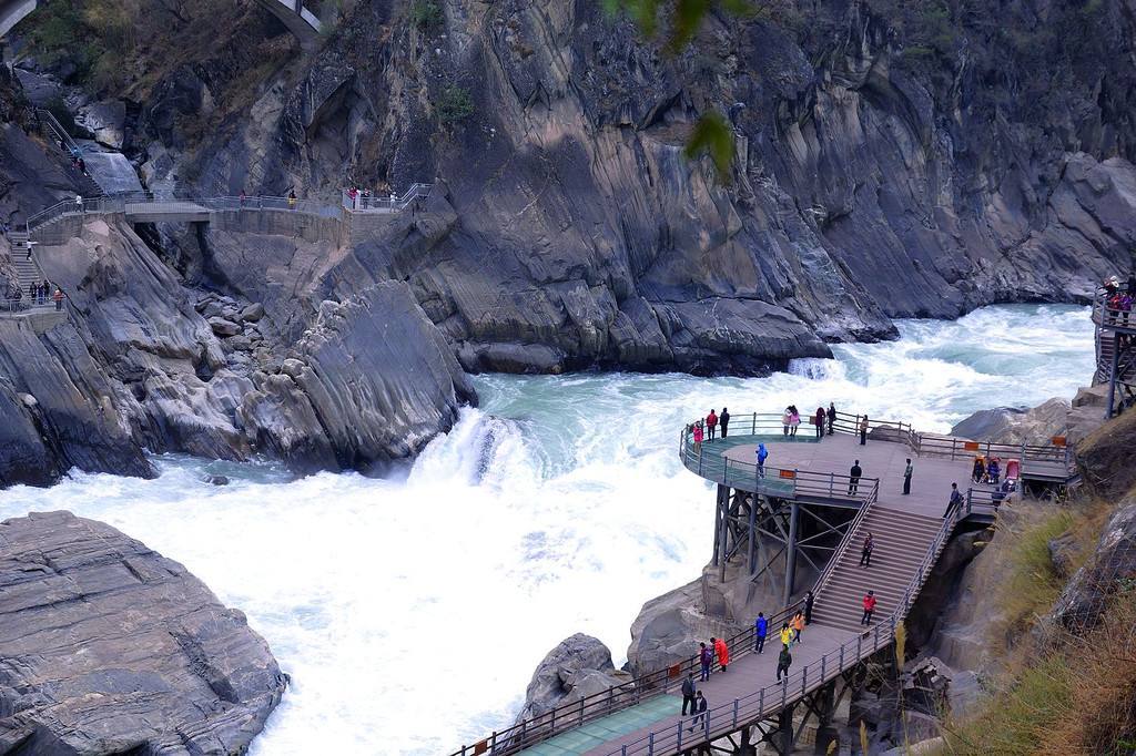 麗江虎跳峽景區旅游-麗江要去虎跳峽呆一天以度過(guò)足夠的時(shí)間嗎？