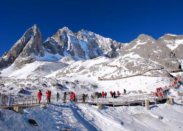 麗江有名旅游景點(diǎn)-春節期間到麗江旅游，麗江古城附近有哪些景點(diǎn)？